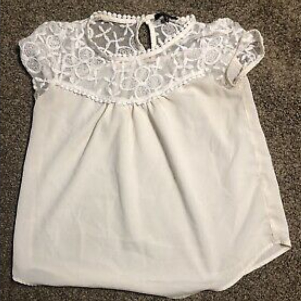 White blouse 🔥🔥🔥